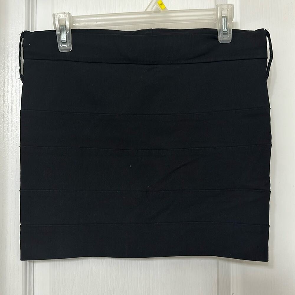 2B clothing black mini skirt size L